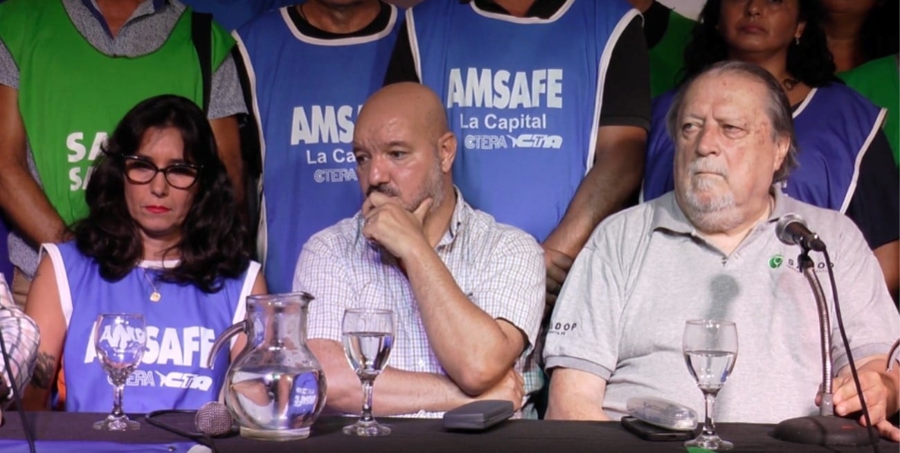 SADOP y AMSAFE consideran que el gobierno "enfrenta a los docentes"