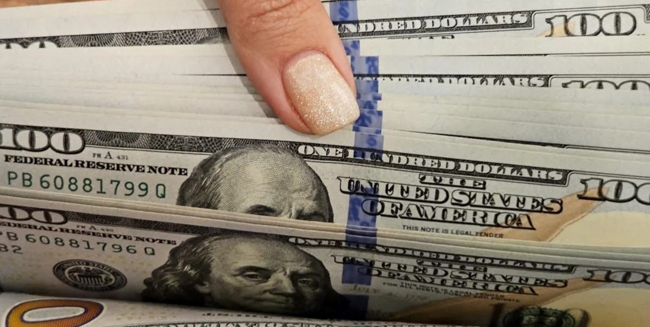 El dólar blue sigue en racha alcista y el BCRA vendió reservas por séptimo día consecutivo