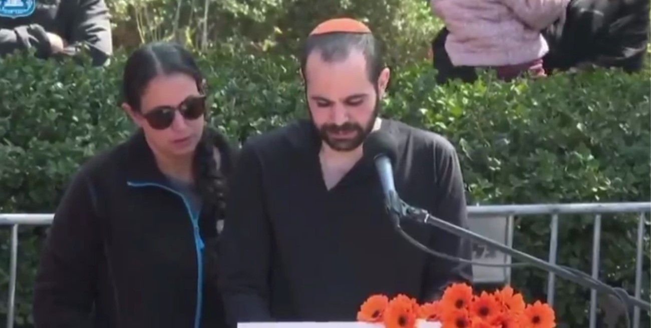 Yarden Bibas despidió a su esposa y sus hijos en un multitudinario funeral