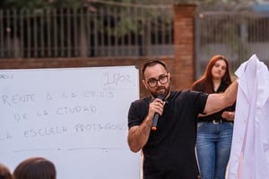 El “Profe” Pedro Medei lanzó su precandidatura a Concejal de la ciudad de Santa Fe. Foto: Gentileza