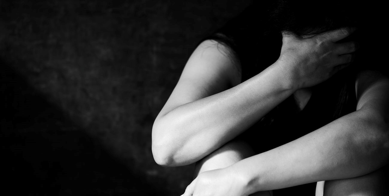 Un hombre terminó preso por agredir a su esposa y a policías que fueron a auxiliarla