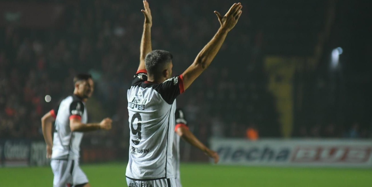 Nada de cumbia…sonó Sandro en Colón: “Ese es mi amigo el Puma…”