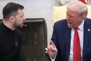 Zelenski y Trump en medio de la acalorada charla mantenida Washington. Reuters/DW