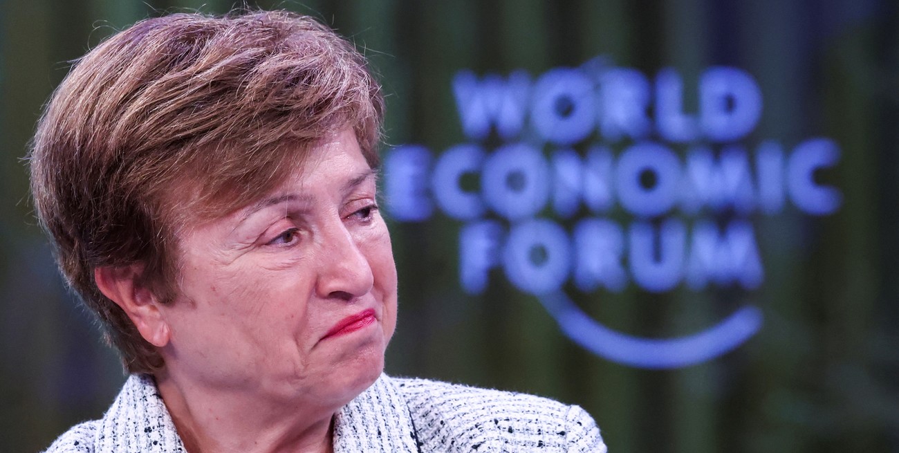 Georgieva pidió a los argentinos sacar los dólares que tienen debajo del colchón