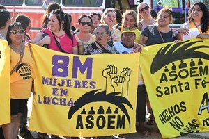 8M: Las mujeres de ASOEM realizaron un paro. Foto: Flavio Raina | El Litoral