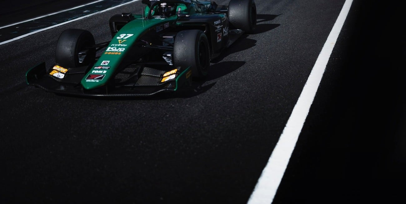 Regreso con puntos para Fenestraz: fue sexto en una accidentada apertura de la Super Fórmula