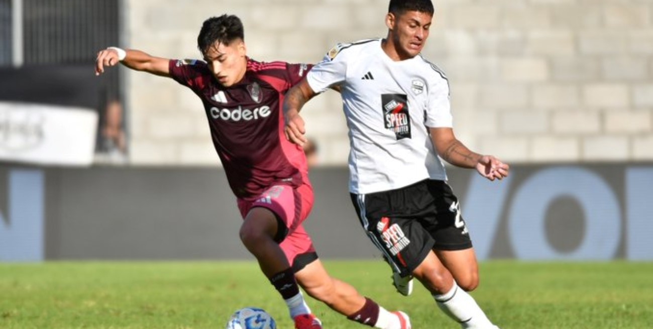 Riestra sigue fuerte de local y empató ante River 0 a 0