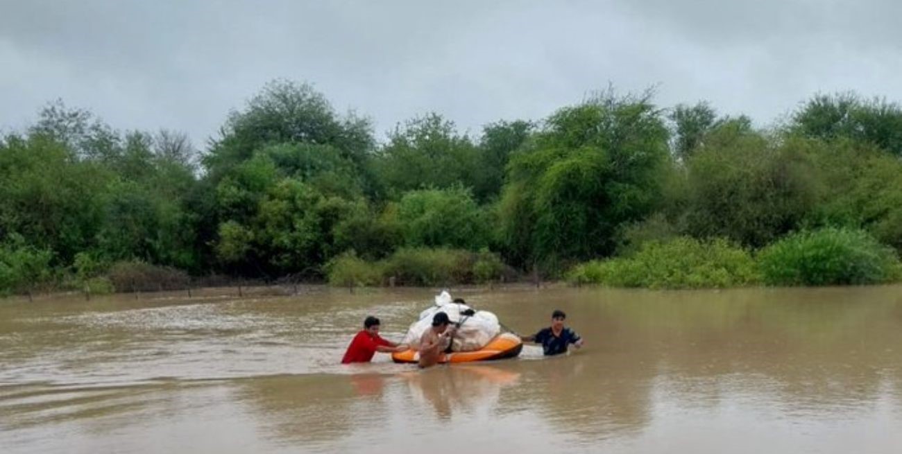 Crecida del río Pilcomayo en Salta: 300 familias aisladas y se espera el pico máximo el domingo