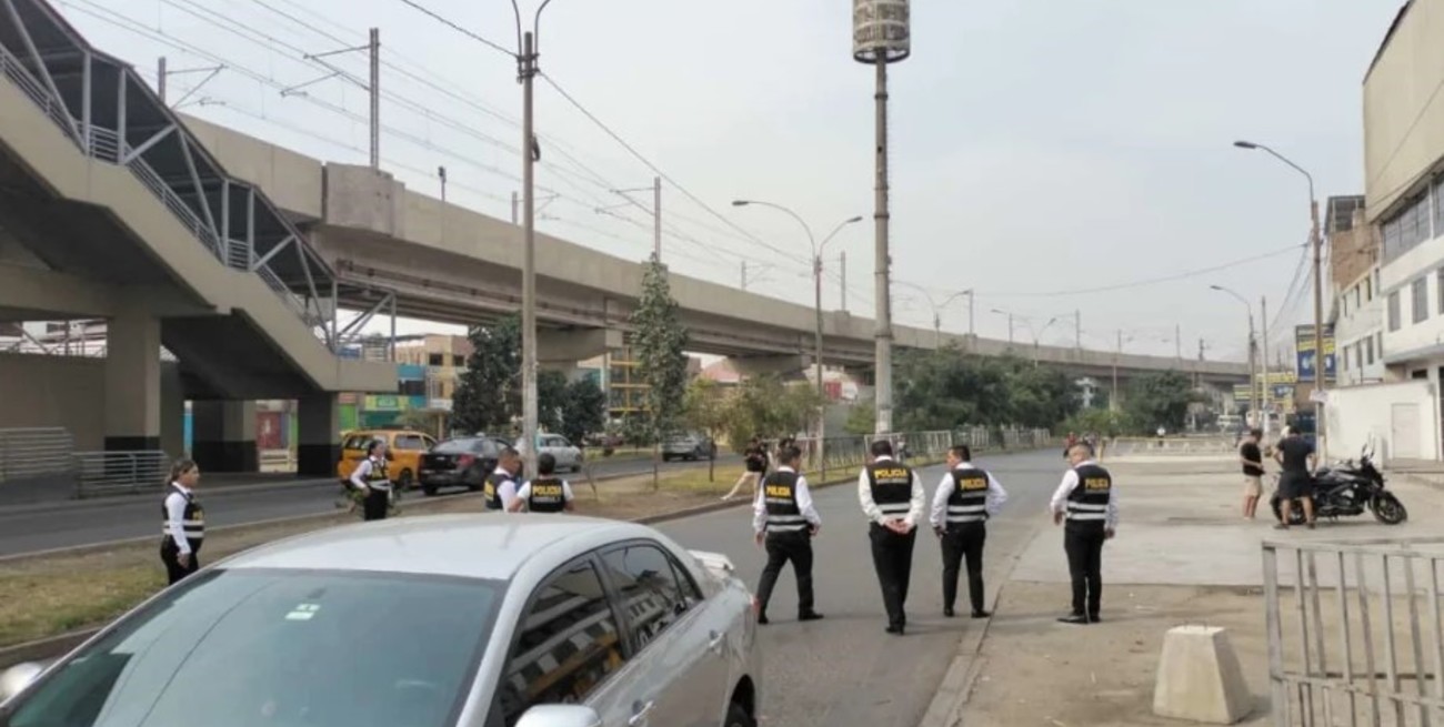 Perú: atacaron a tiros al micro de una banda de cumbia y asesinaron al cantante