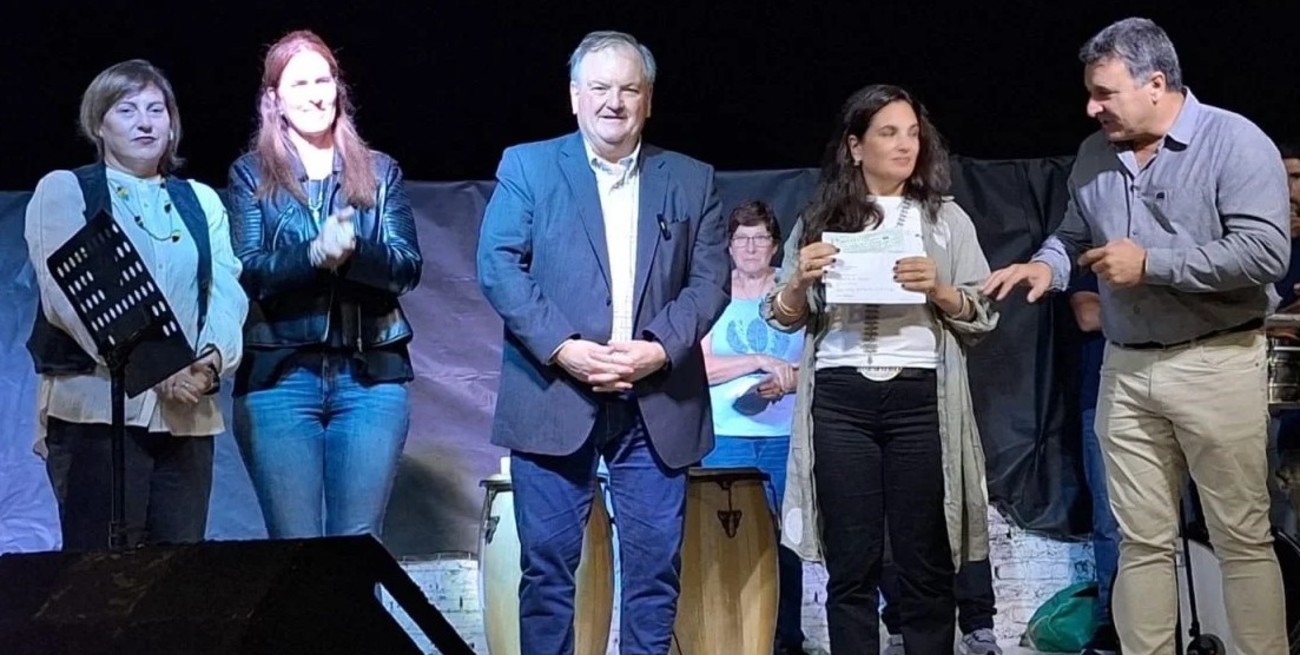 En Las Palmeras Michlig formuló nuevos anuncios para vecinos del departamento