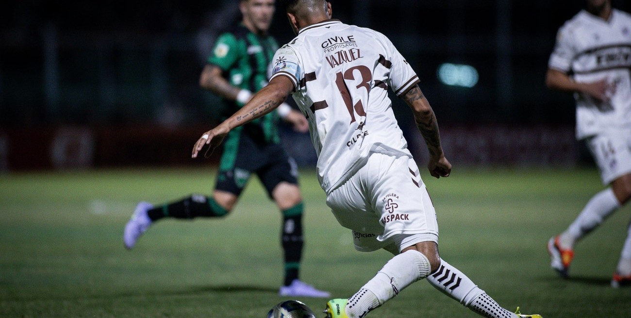 Con una gran actuación de Taborda, Platense venció a San Martín de San Juan