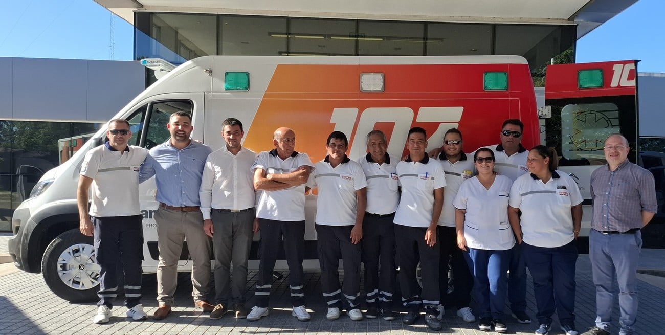 San Javier recibió una ambulancia y un minibús 0km para fortalecer la salud pública