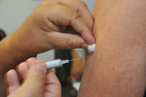 La campaña se lleva adelante en todas las farmacias de la provincia. Créditos: Flavio Raina