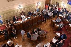 El Senado santafesino apura el tratamiento de leyes para emitir bonos de deuda por U$S 1.150 millones. Foto: Guillermo Di Salvatore
