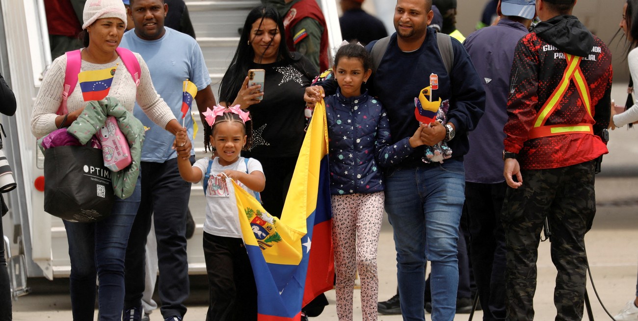 Venezuela y Estados Unidos reanudan los vuelos de repatriación de migrantes