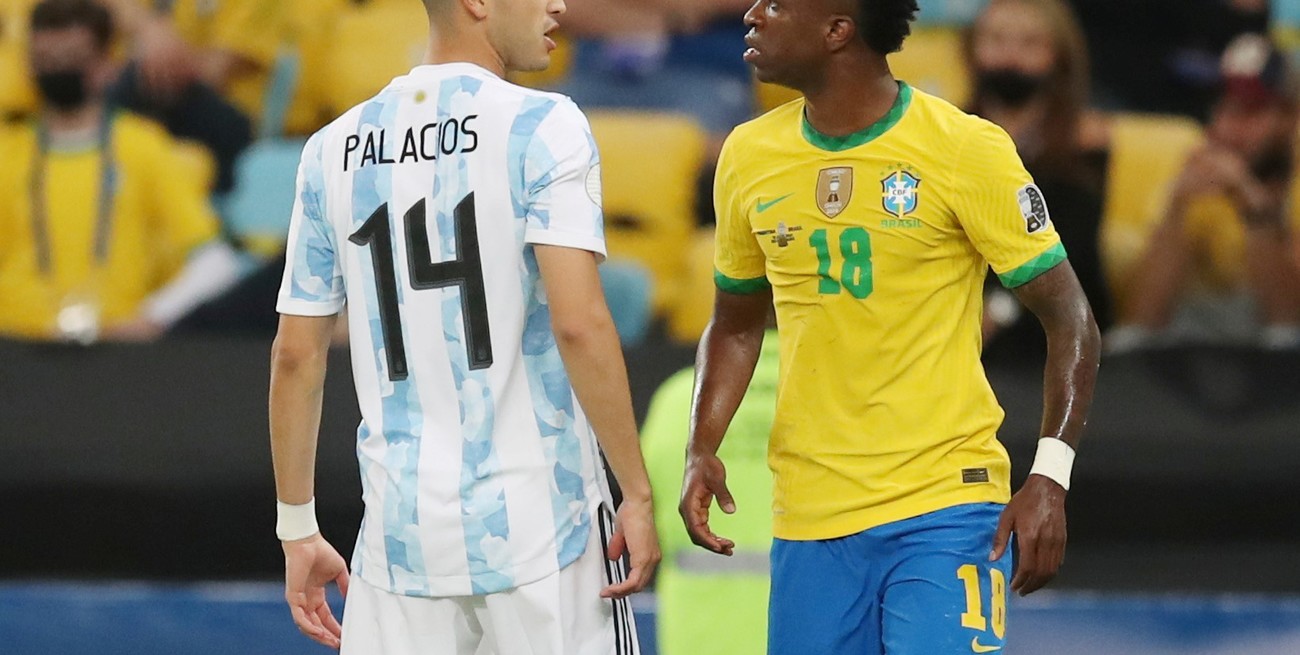 Racismo, la sombra bajo la que se jugará el clásico entre Argentina y Brasil