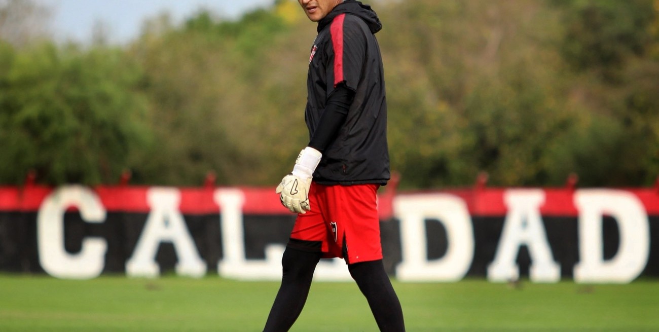 Con el regreso de Keylor Navas y esperando por Salcedo, Newell’s prepara el choque con Boca