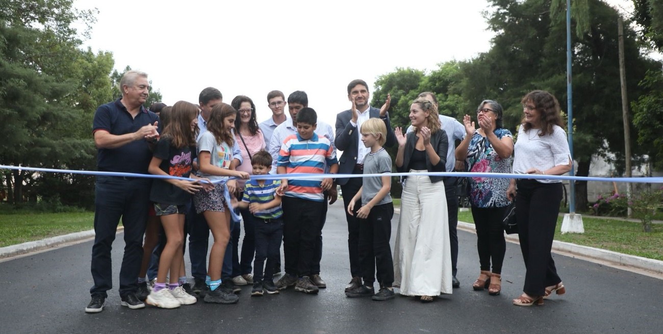 Inauguraron la pavimentación del acceso a Jacinto Arauz
