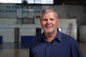 Luego de 42 años en la capital santafesina, el relator da un salto a la política. Crédito: Fernando Nicola