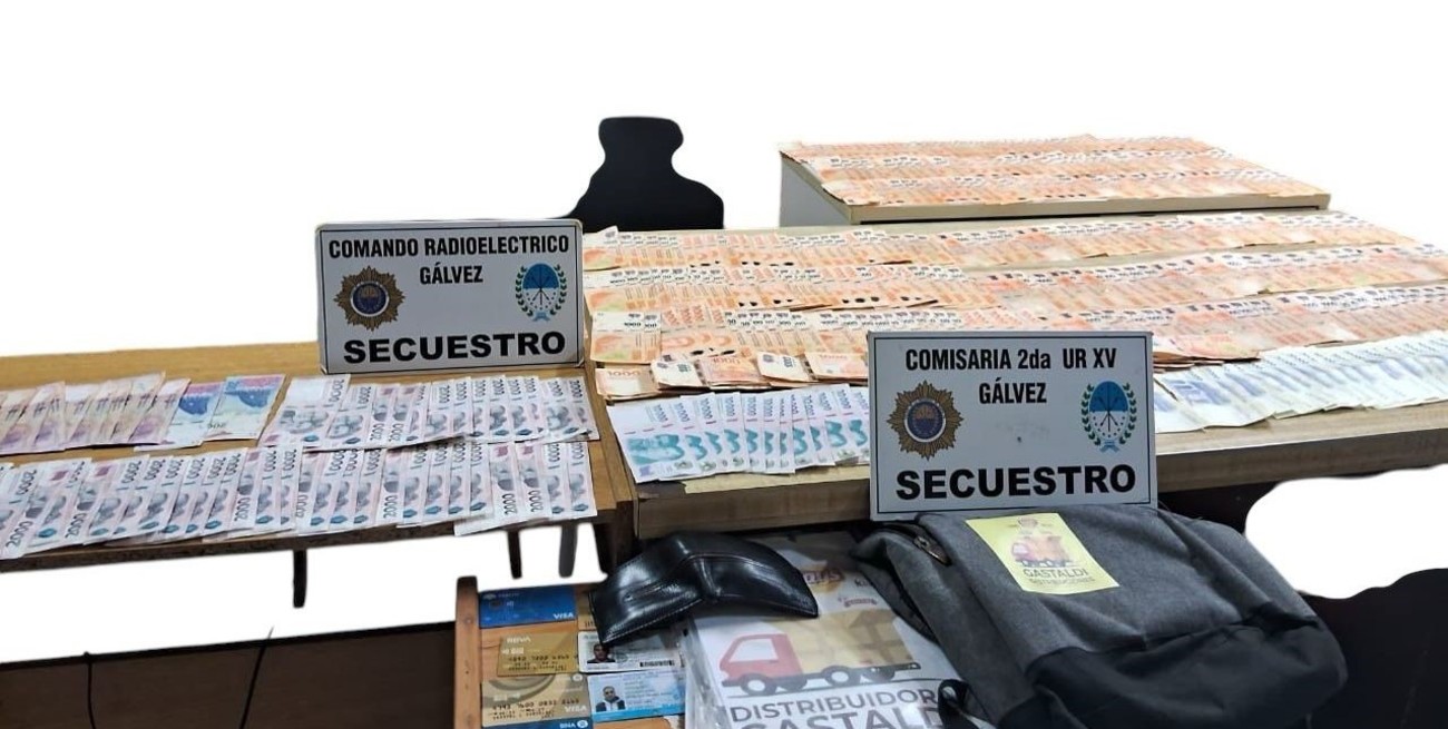 Un sujeto le robó a un viajante casi un millón y medio de pesos y lo escondió en la mochila de un baño