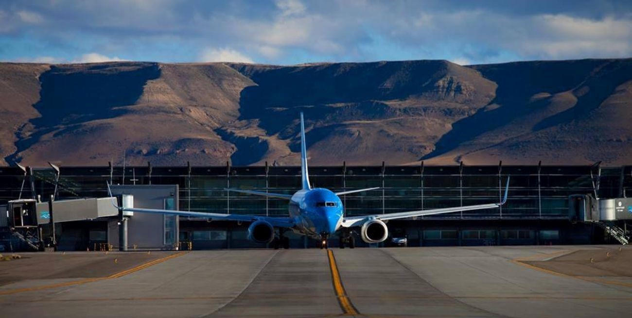 El Aeropuerto Internacional de El Calafate canceló sus vuelos comerciales por la falla de una autobomba