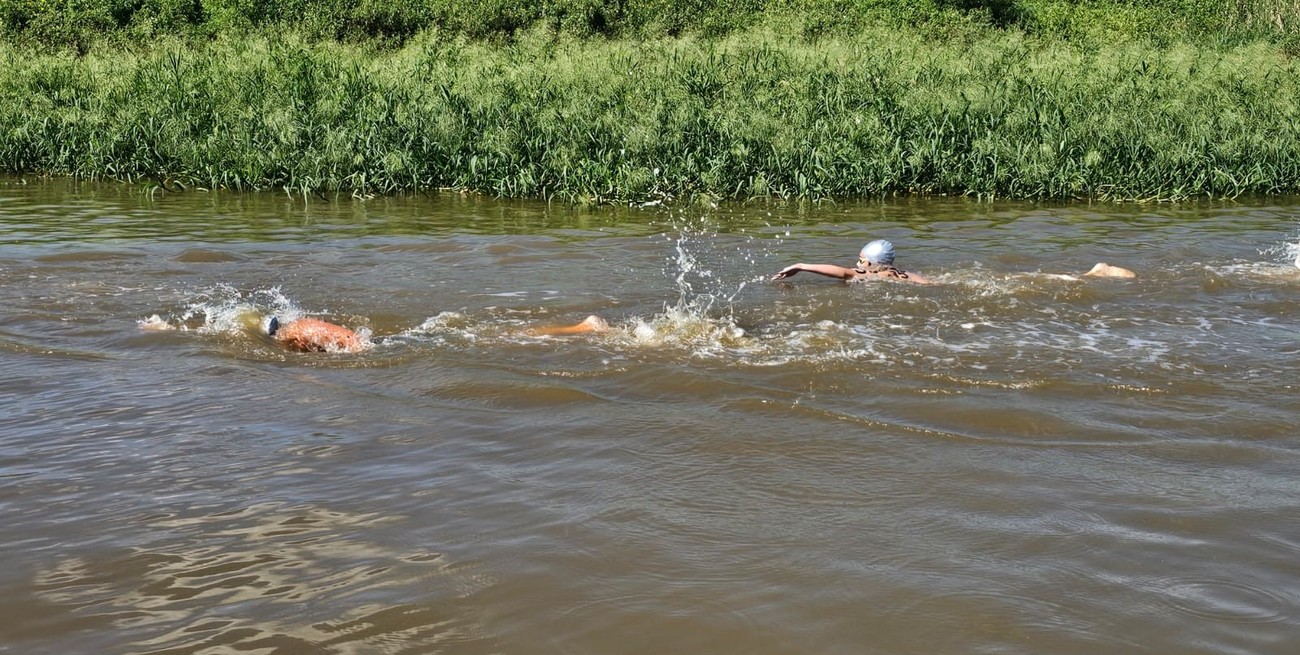 Selectivo de aguas abiertas: jóvenes nadadores buscan un lugar en el Mundial de Singapur