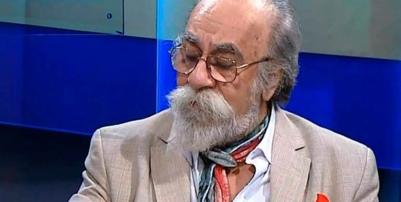 Besos en la frente, Bigote