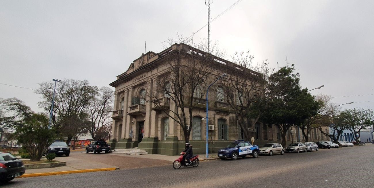 Alcaidía de Rafaela: tres policías imputados por extorsión, encubrimiento y vínculos con internos