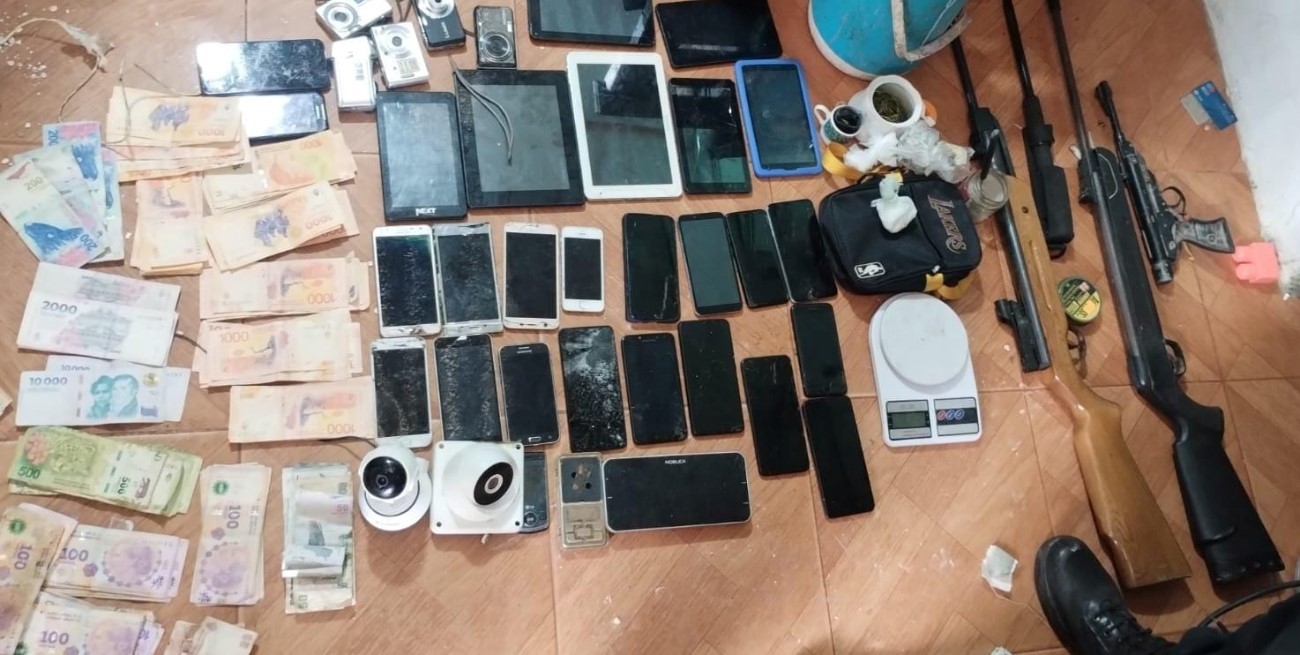 Un allanamiento llevó a otro, con varios detenidos y secuestro de elementos 