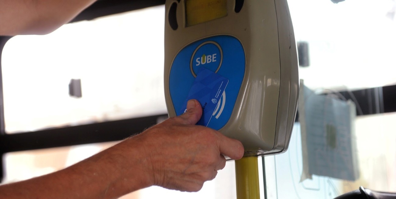 En Santa Fe hay inconvenientes con la carga a bordo en los colectivos: que dice el municipio