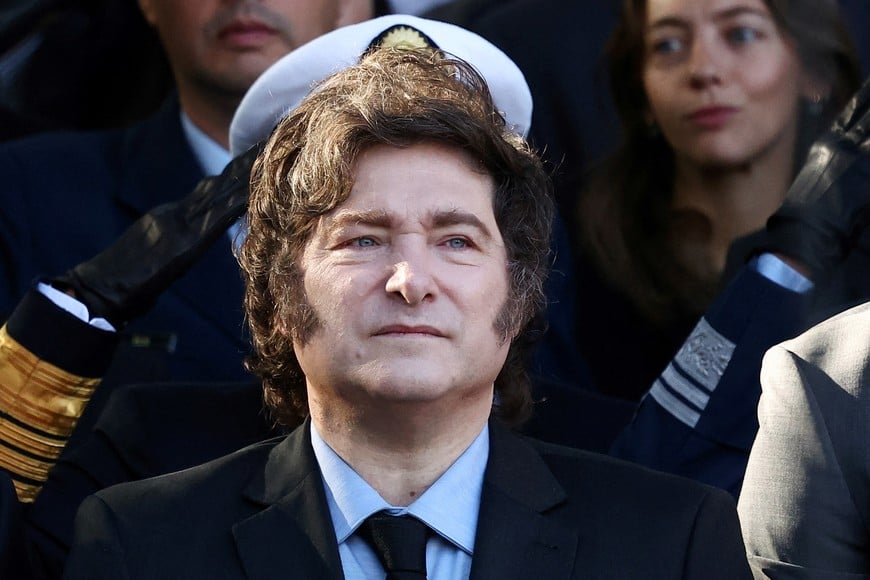 El presidente argentino, Javier Milei, habla durante un acto realizado frente al Monumento a los Caídos en Malvinas en 2025. Crédito: REUTERS/Agustin Marcarian