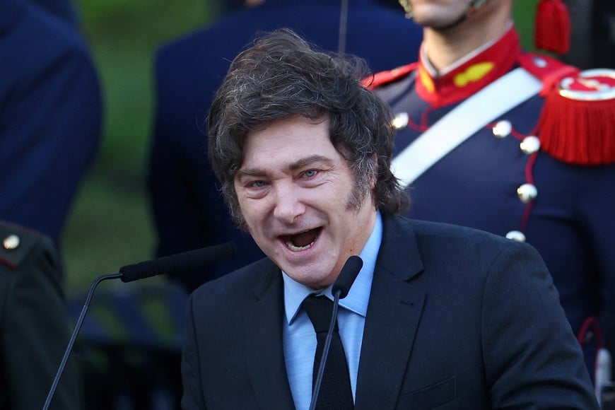 El presidente argentino, Javier Milei, habla durante un acto realizado frente al Monumento a los Caídos en Malvinas en 2025. Crédito: REUTERS/Agustin Marcarian