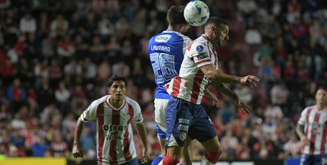 “Con mal fútbol, Cruzeiro pierde ante Unión en Argentina”, titula Lance