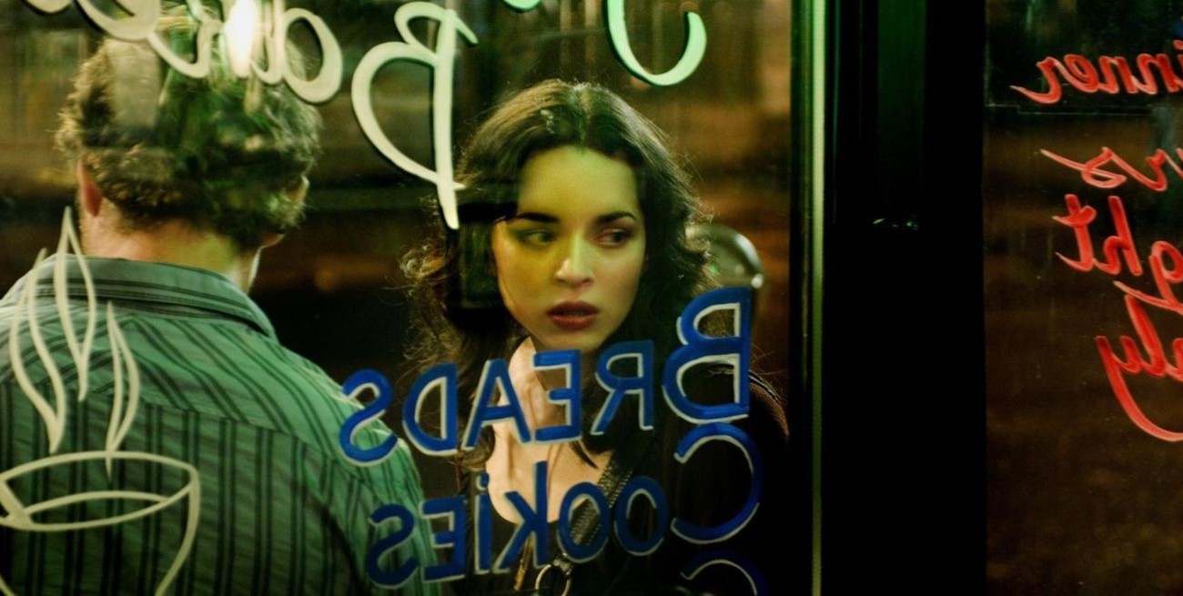 "My Blueberry Nights": postales de un amor a la deriva
