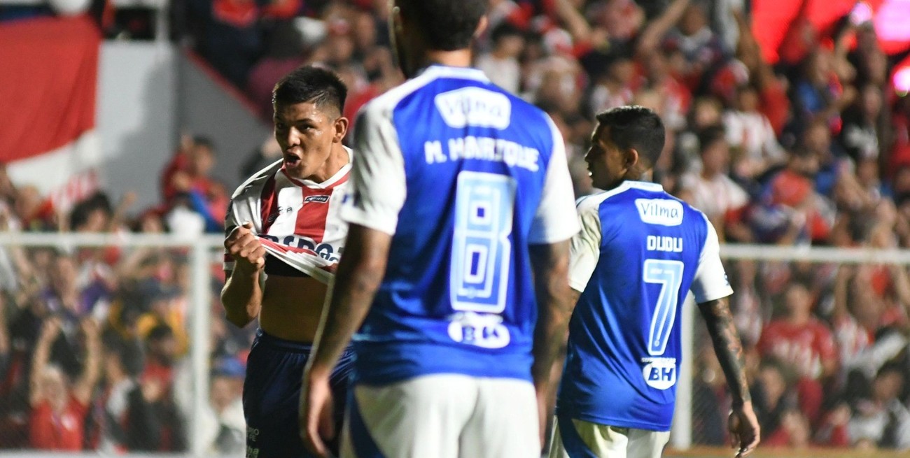 "Brasilero...brasilero...que amargado se te ve...Diego Armando es más grande.."