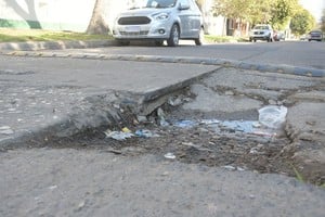 Bache. El municipio asegura que intensificará el plan de reparación de calles. Crédito: Guillermo Di Salvatore