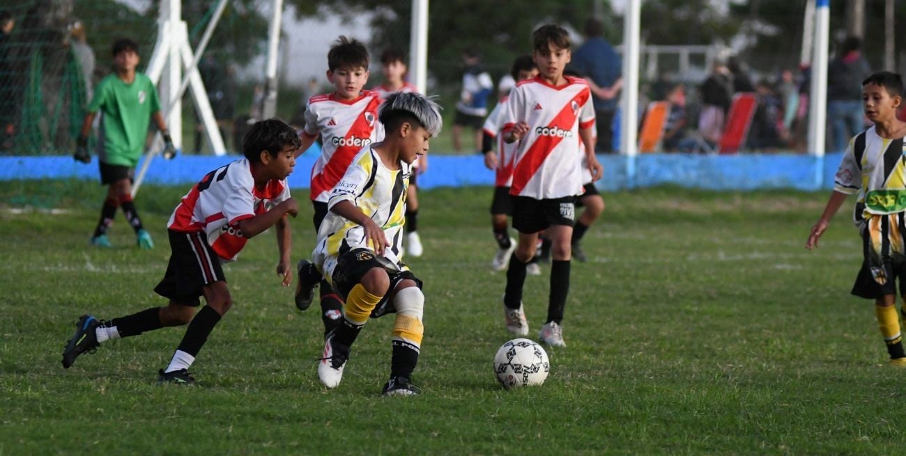 Ciclón Racing recibe una nueva edición del torneo para divisiones menores