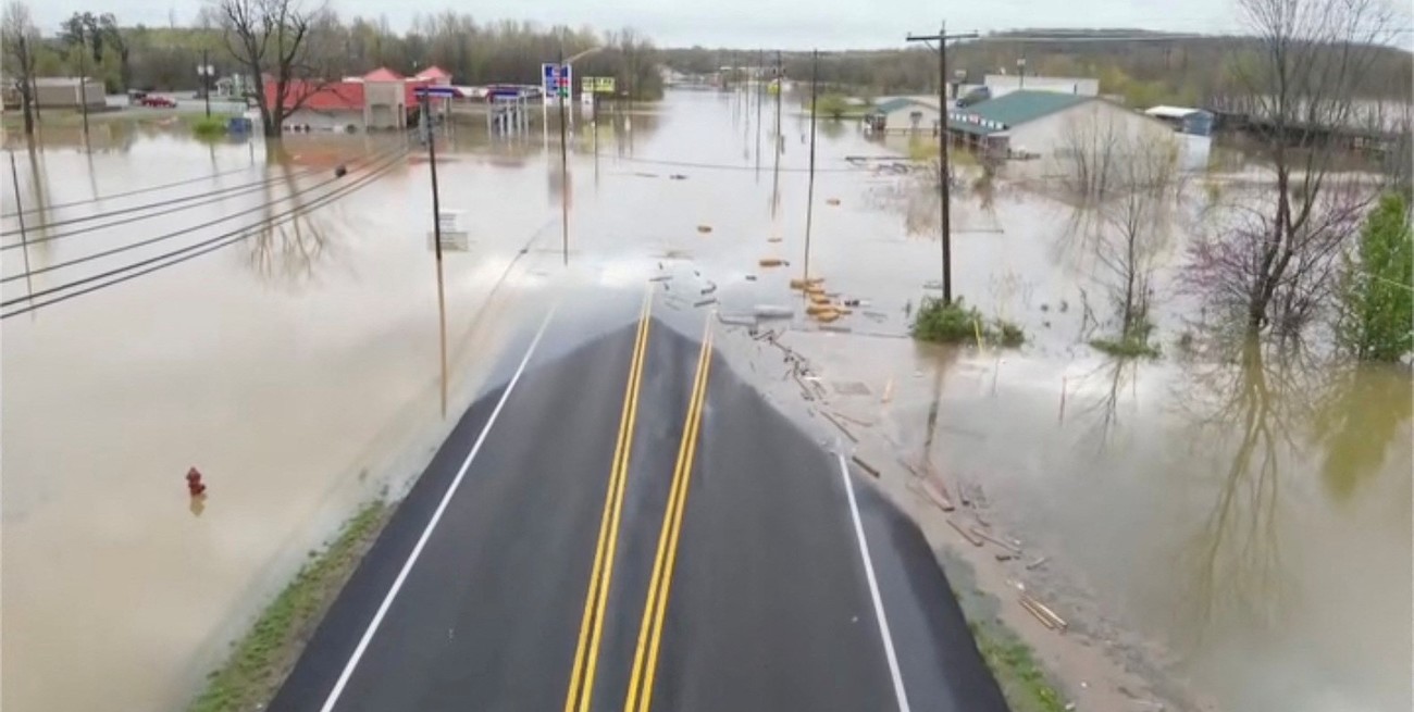 Tormentas e inundaciones dejan más de 16 muertos en Estados Unidos
