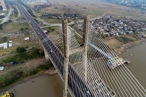El puente Rosario-Victoria, en el centro del nuevo modelo de privatización vial. Foto: Fernando Nicola (dron).