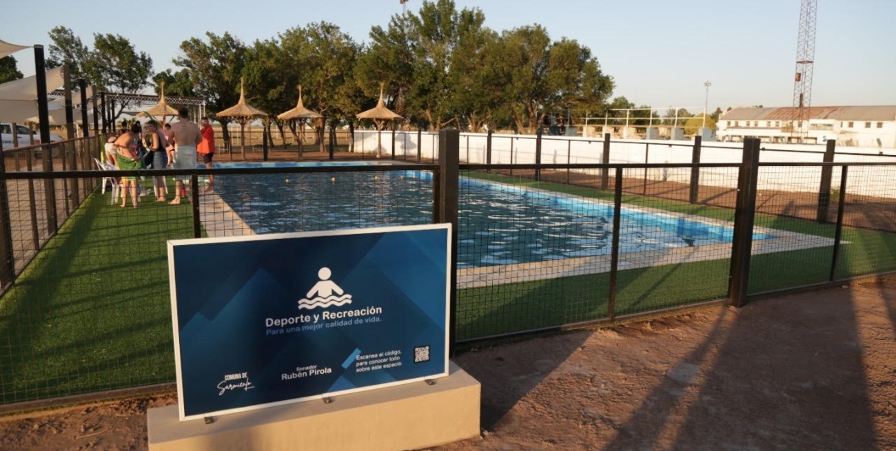 Nueva inauguración en Esperanza: Pirola suma otro natatorio del programa Deporte y Recreación
