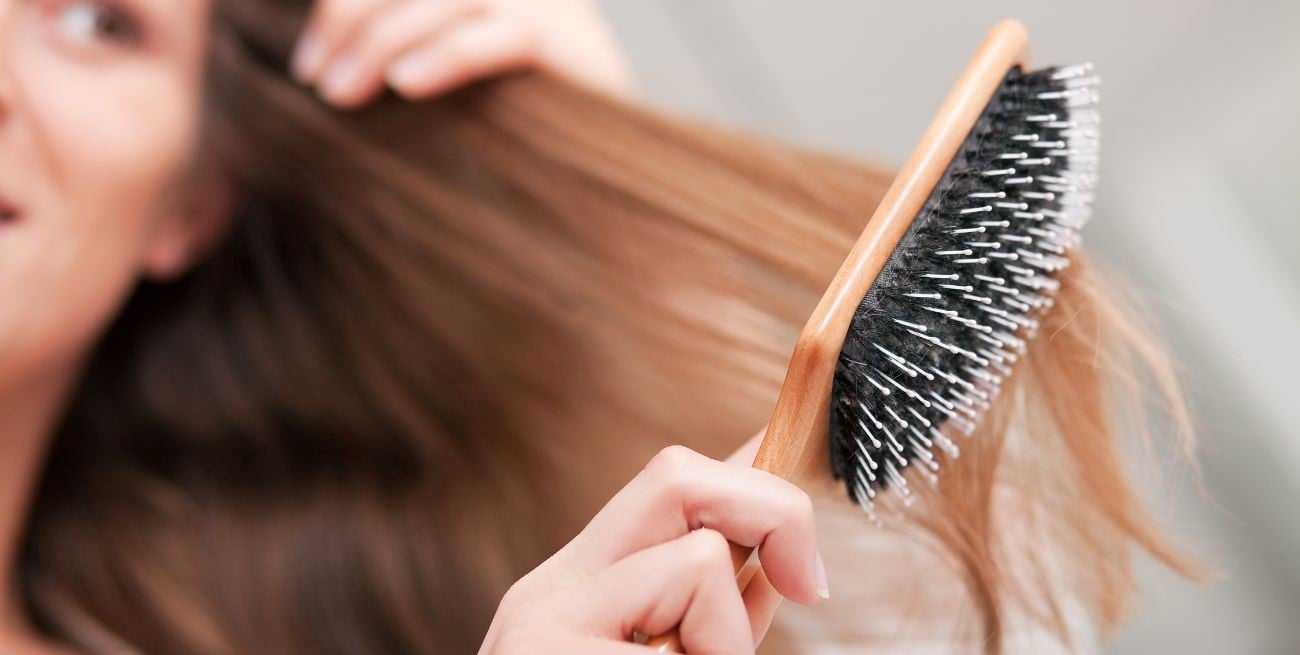 Los descuidos con el peine que podrían estar dañando tu cabello
