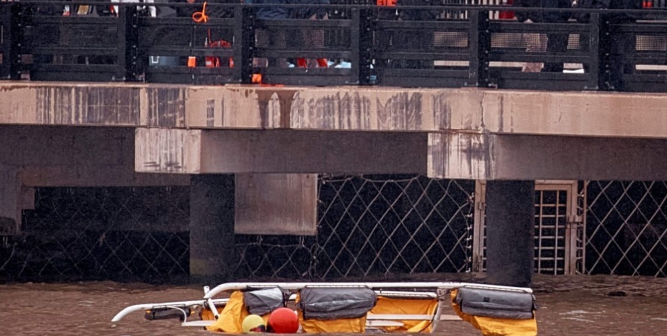 Video: se estrelló un helicóptero en el río Hudson y murieron seis personas