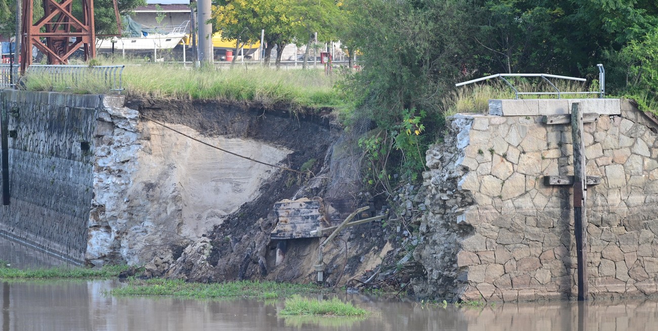 Se desmoronó otro tramo de muelle del Puerto de Santa Fe