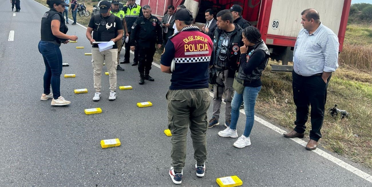 Detuvieron a dos personas con 21 kilos de cocaína en Tucumán
