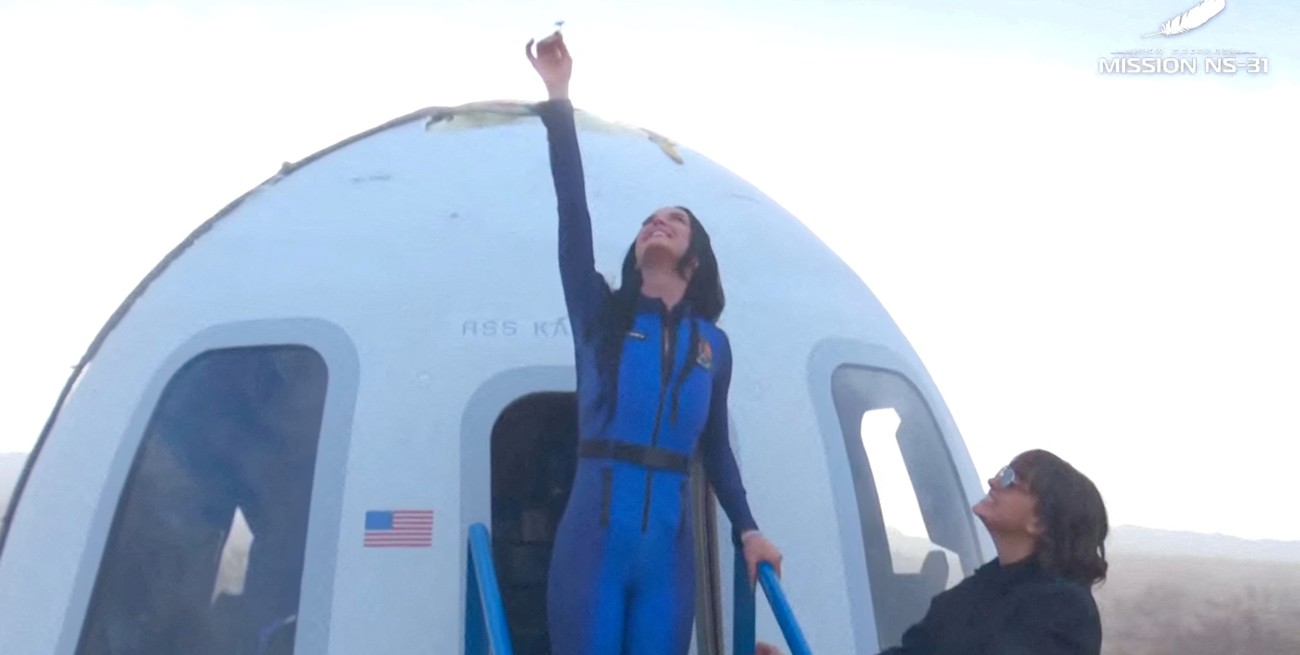 Blue Origin: voces a favor y en contra del viaje espacial de Katy Perry