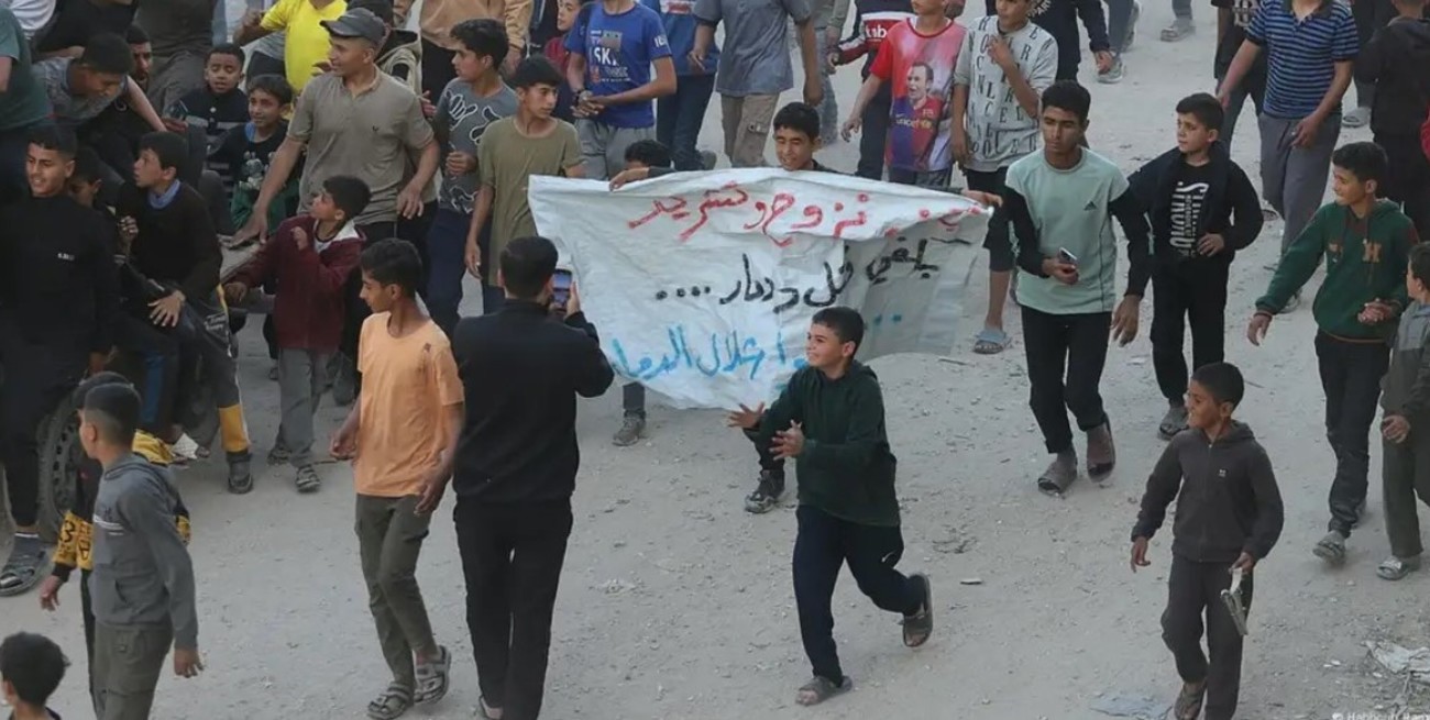 Miles de palestinos protestaron contra Hamás en la propia Franja