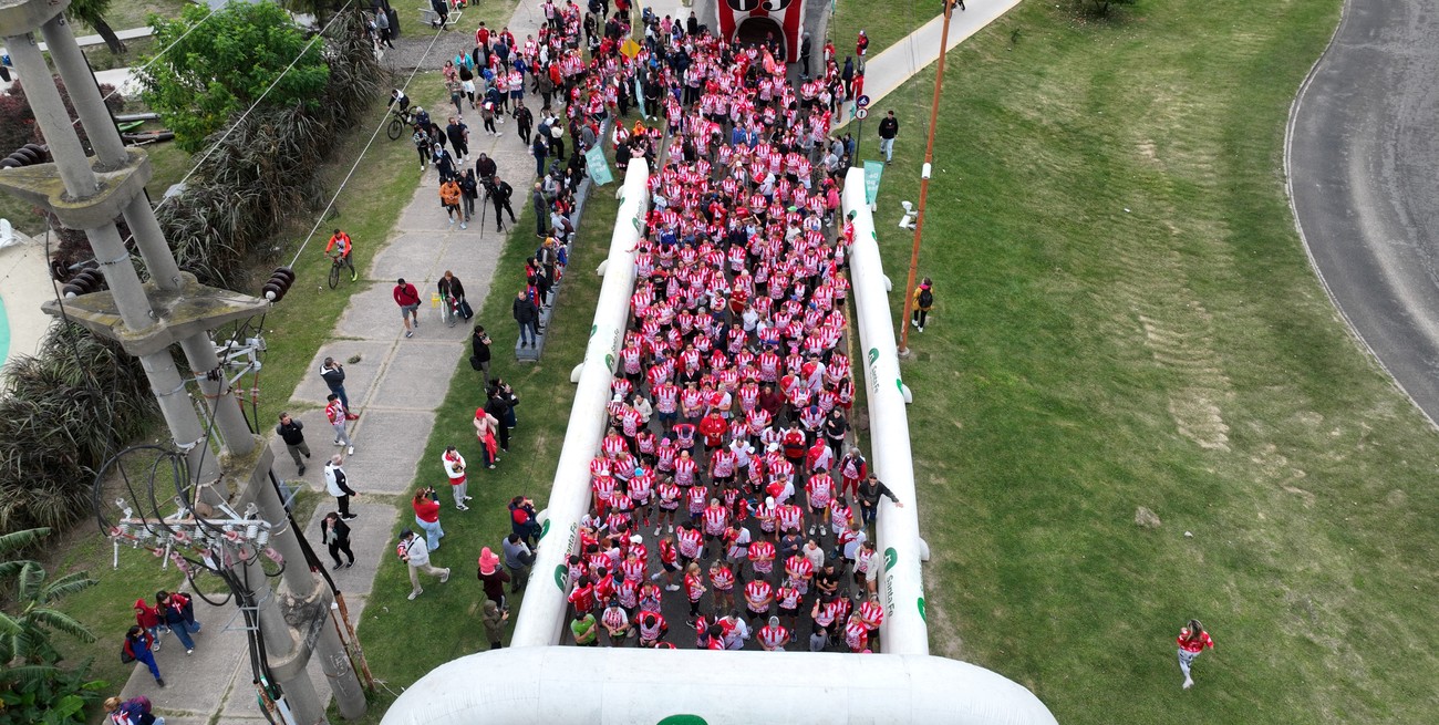 Una fiesta rojiblanca sobre la Costanera y el Puerto