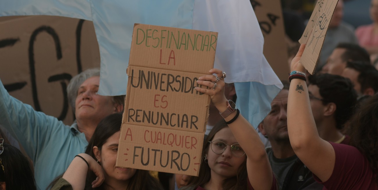 "Sin salarios dignos no hay universidad pública", alertan docentes y autoridades de las casas de estudio