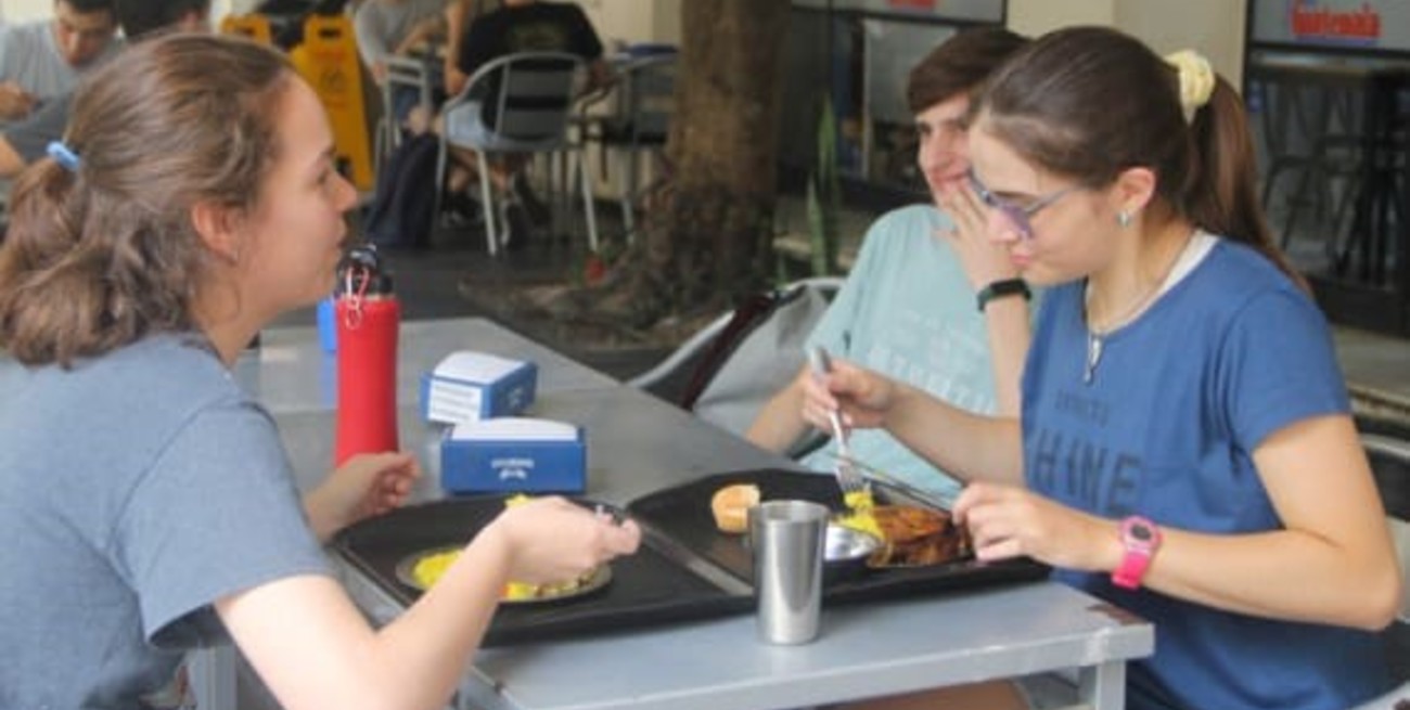Estudiantes de Veterinarias solicitan el restablecimiento del servicio de merienda en el comedor universitario
