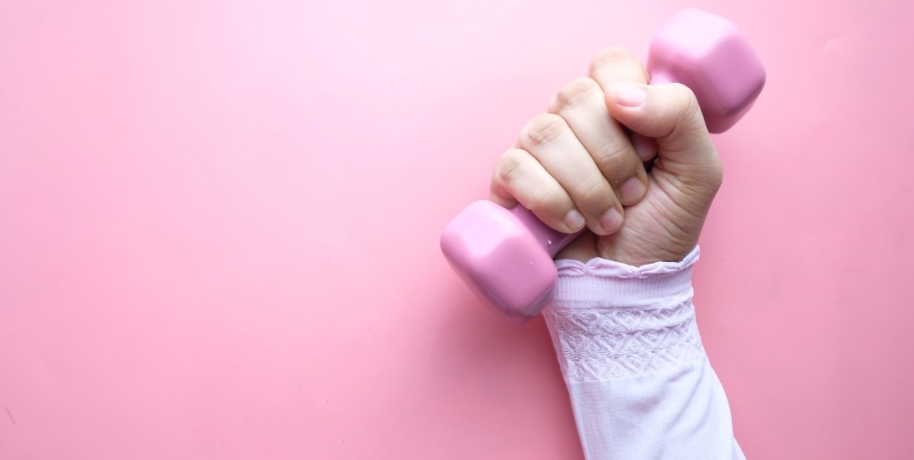 Ejercicio regular desde los 40: clave para reducir hasta un 90% el riesgo de Alzheimer en mujeres